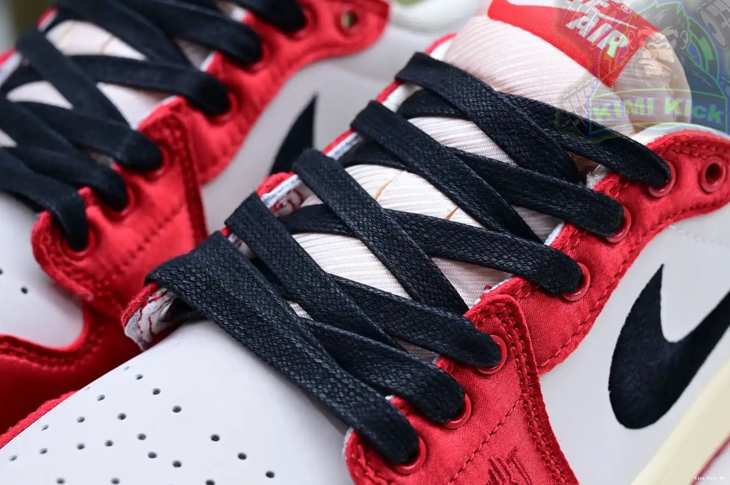 Trophy Room 1 Jordan Kimikick Air x “Away” OG Jordan Low 0810